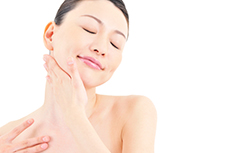 フェイスラインの印象を整える